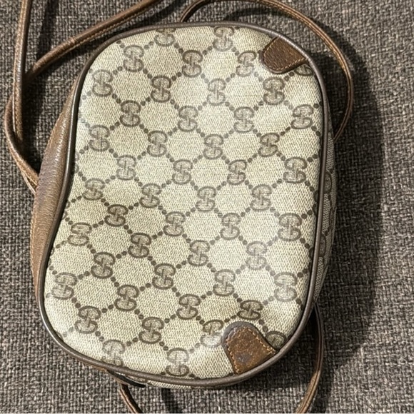GUCCI Vintage GG Monogram Mini Supreme Crossbody Bag - Picture 3 of 10